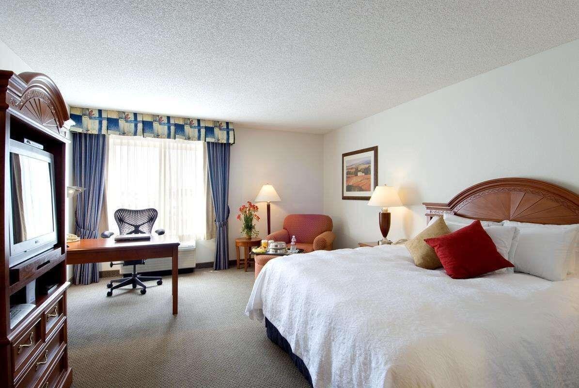 Hilton Garden Inn Tulsa Airport Екстер'єр фото