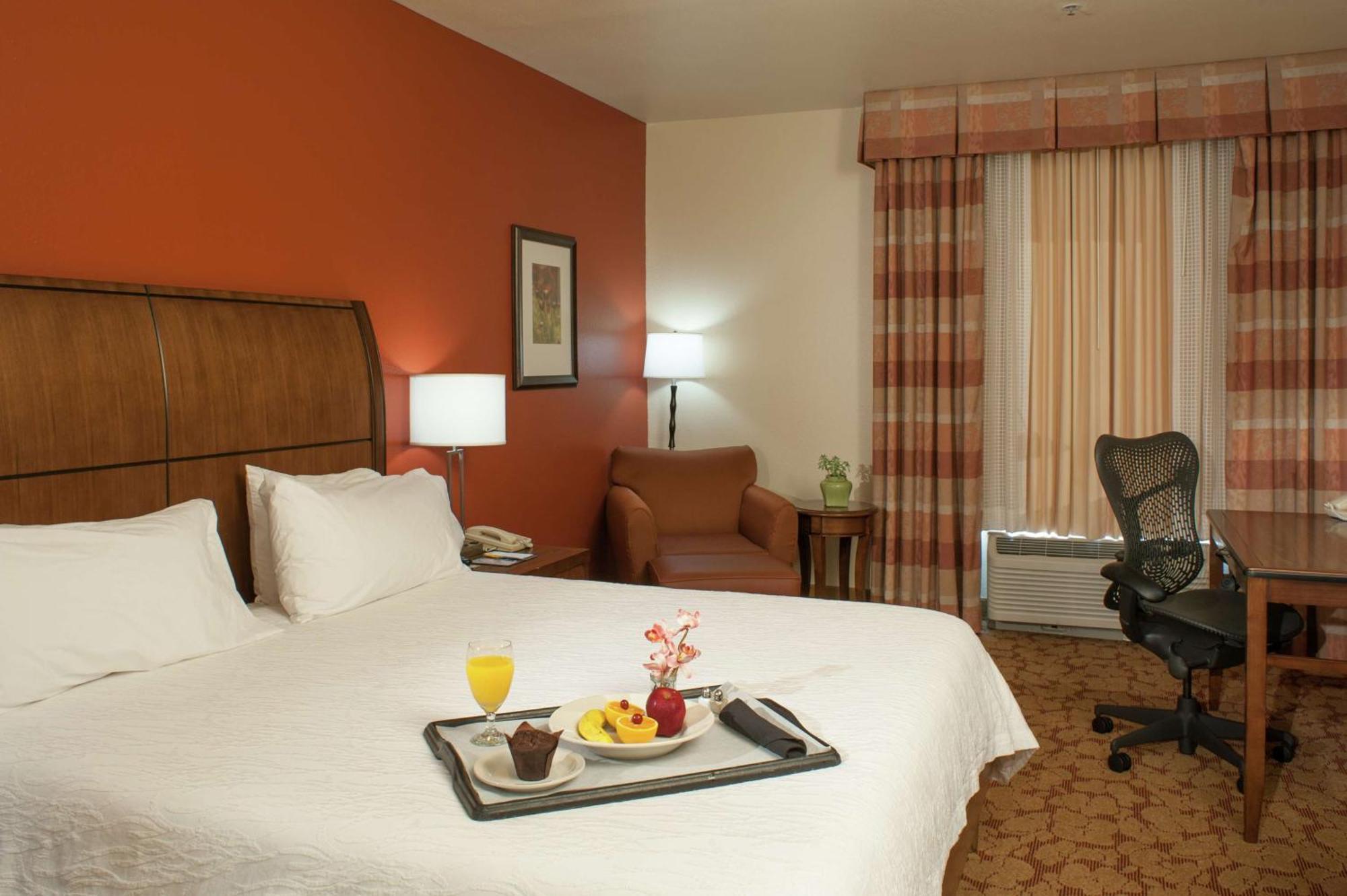 Hilton Garden Inn Tulsa Airport Екстер'єр фото