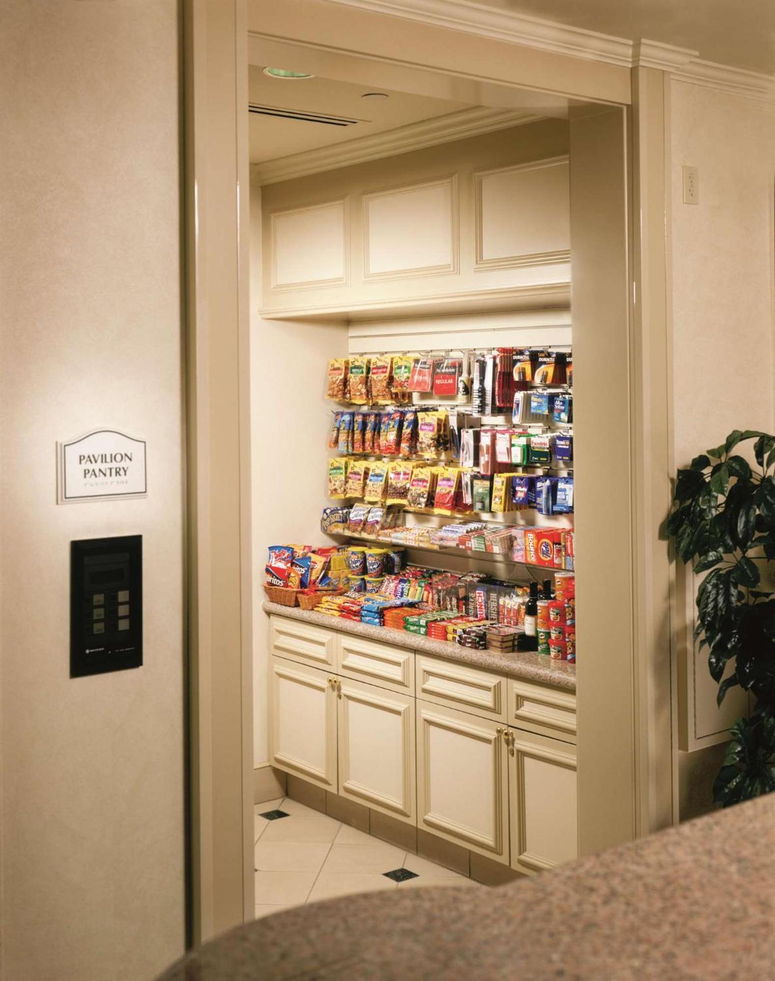Hilton Garden Inn Tulsa Airport Екстер'єр фото