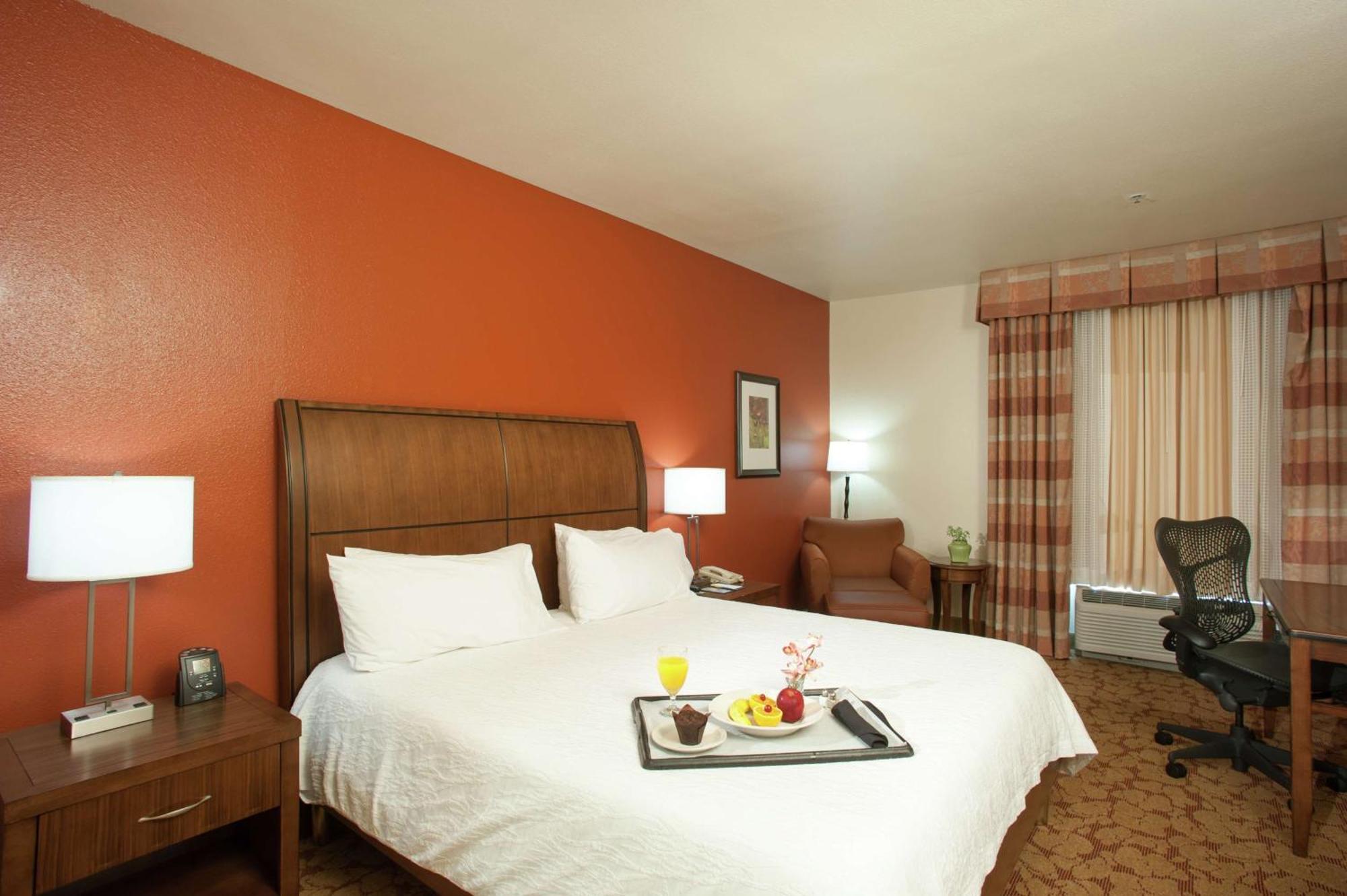 Hilton Garden Inn Tulsa Airport Екстер'єр фото
