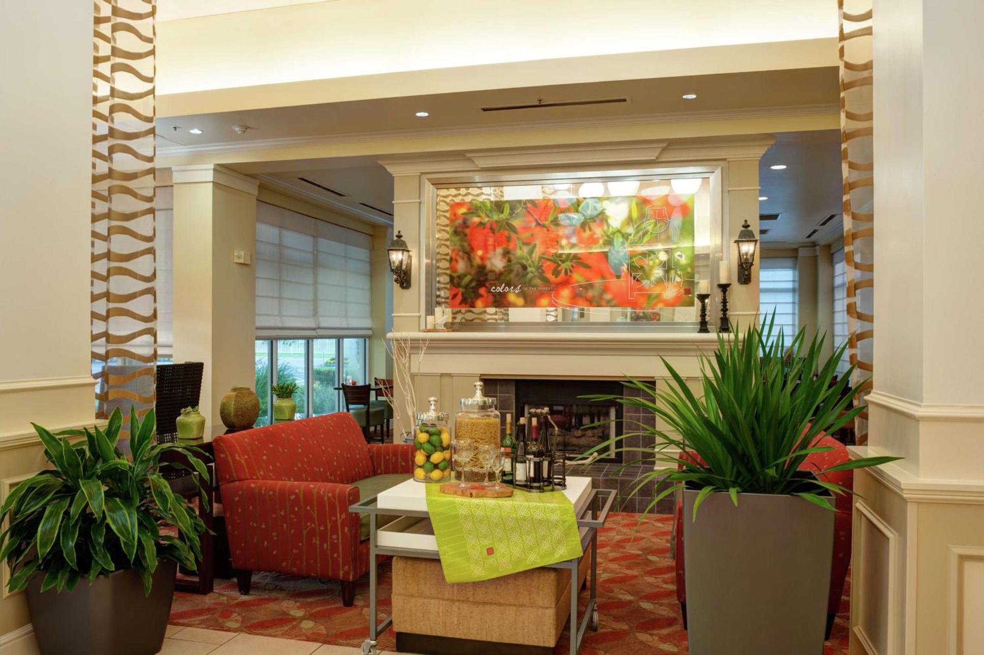 Hilton Garden Inn Tulsa Airport Екстер'єр фото