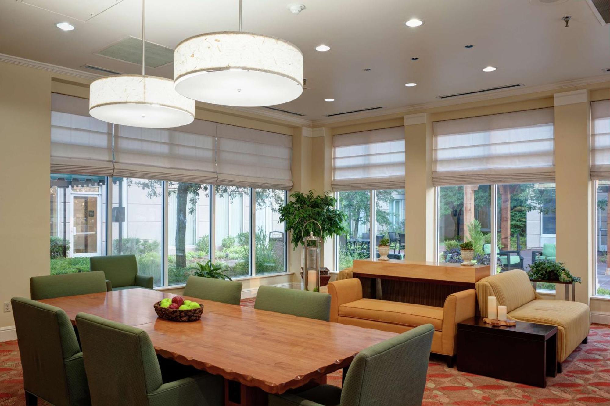 Hilton Garden Inn Tulsa Airport Екстер'єр фото
