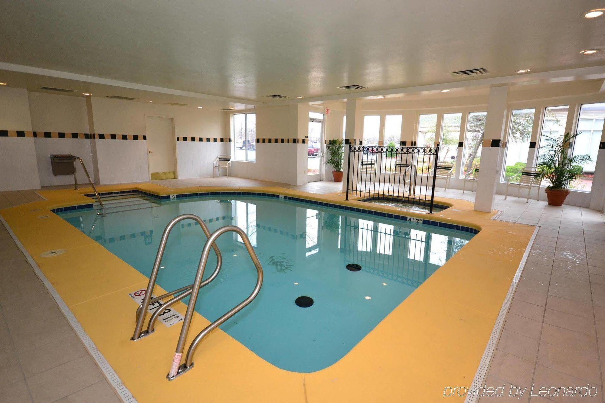 Hilton Garden Inn Tulsa Airport Екстер'єр фото