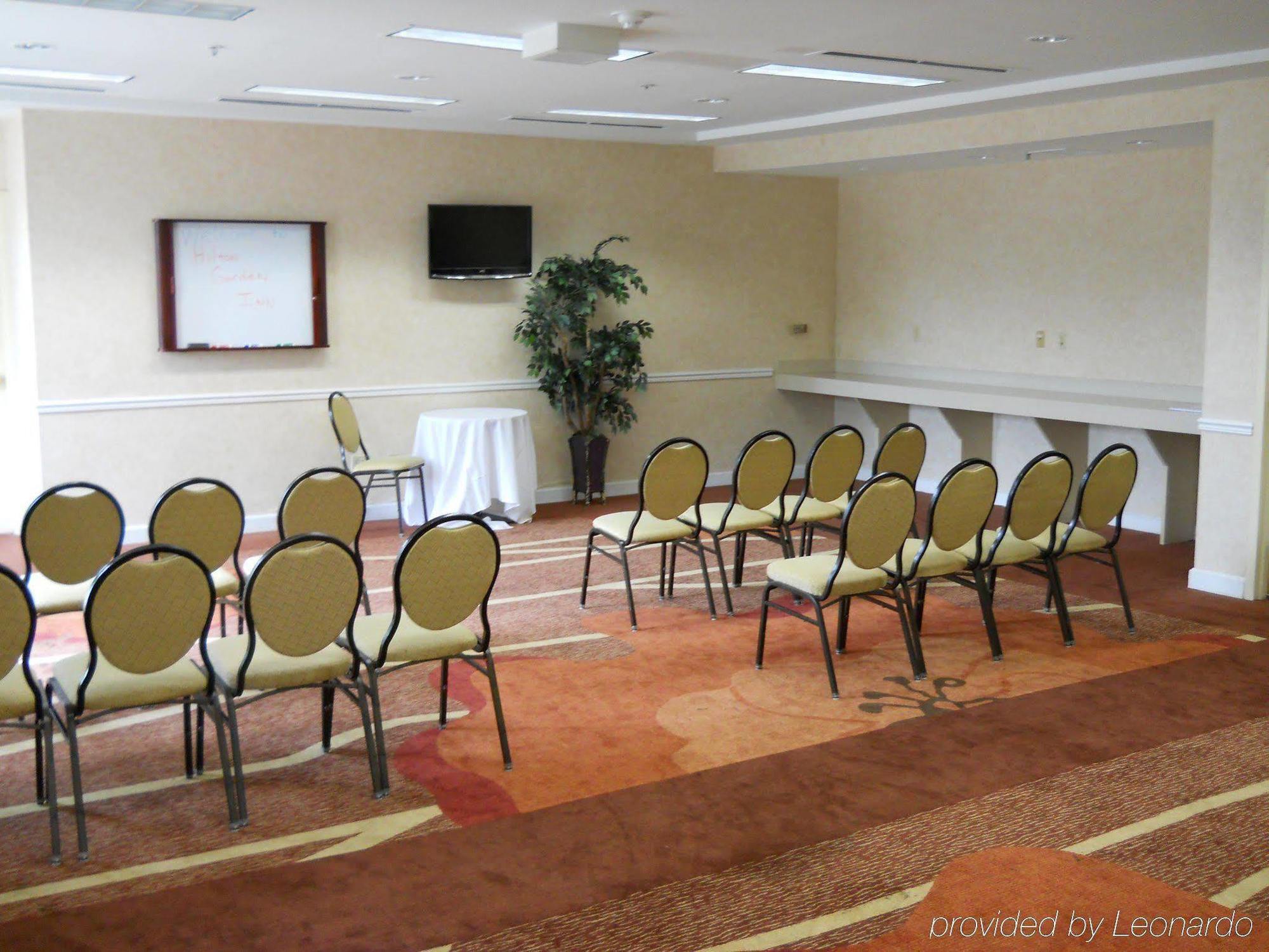 Hilton Garden Inn Tulsa Airport Бізнес фото