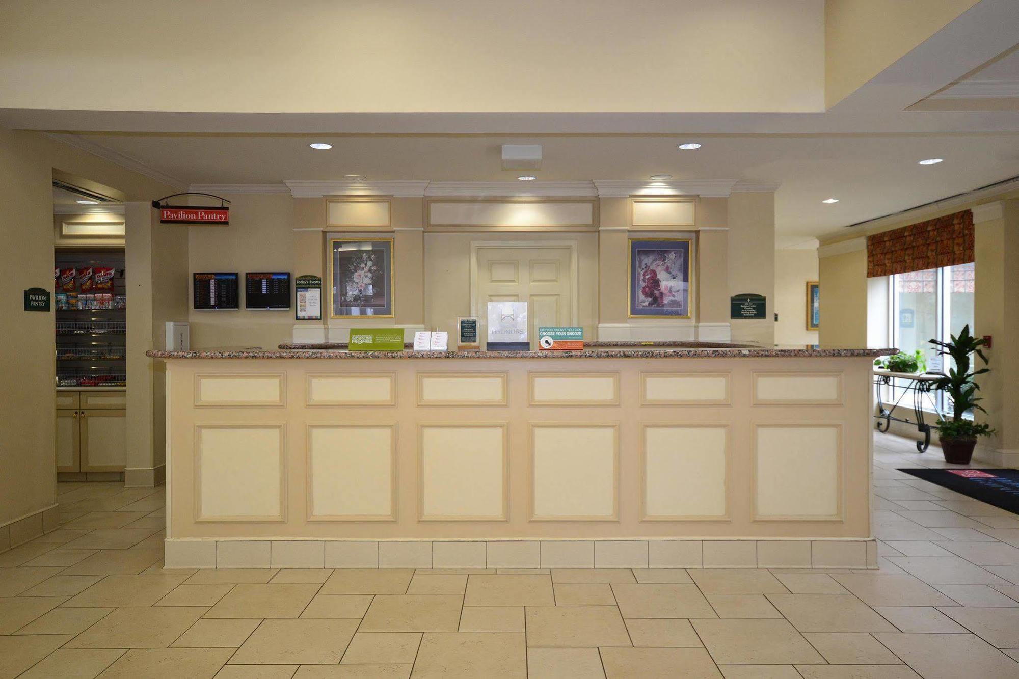Hilton Garden Inn Tulsa Airport Екстер'єр фото